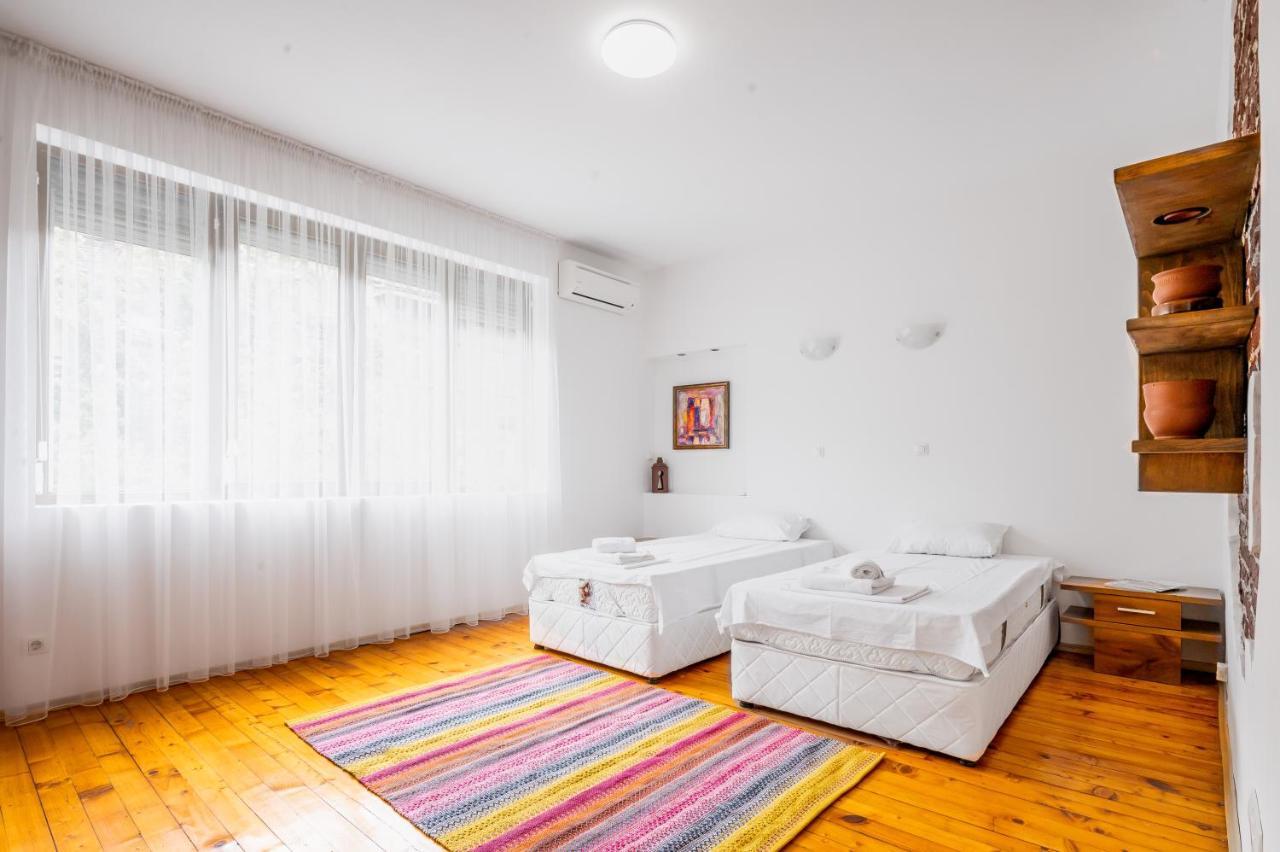 Sofia'S Vintage Gem: Spacious 2Bd Flat On Solunska Apartment Exterior photo