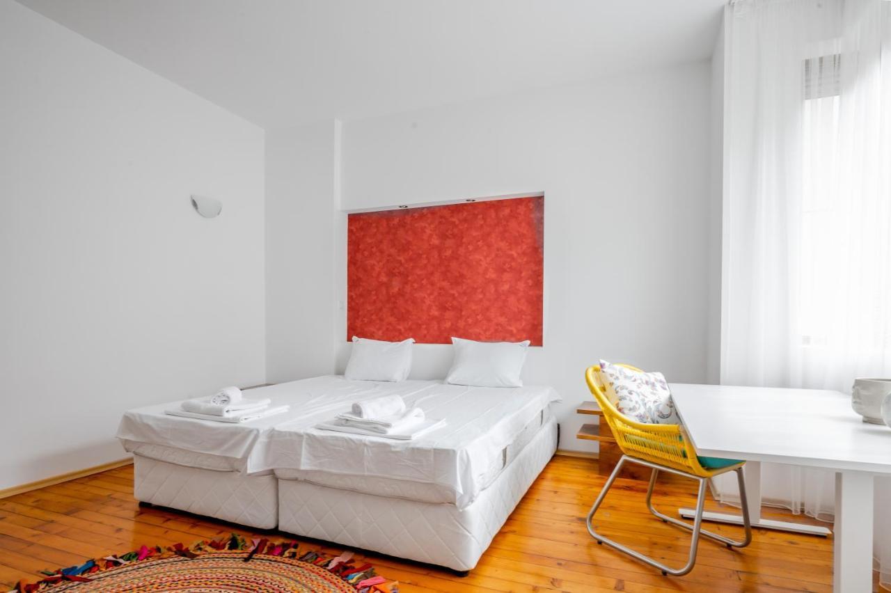Sofia'S Vintage Gem: Spacious 2Bd Flat On Solunska Apartment Exterior photo